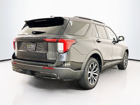 Used 2025 Ford Explorer ST-Line image 9