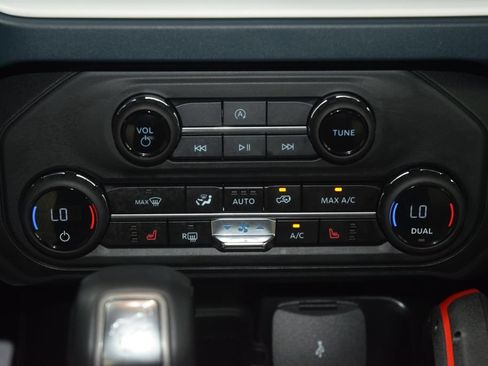 Used 2025 Ford Bronco Heritage Edition AWD/4WD image 29