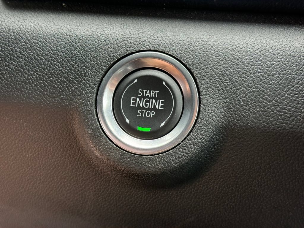 Used 2025 GMC Terrain Elevation AWD/4WD image 33