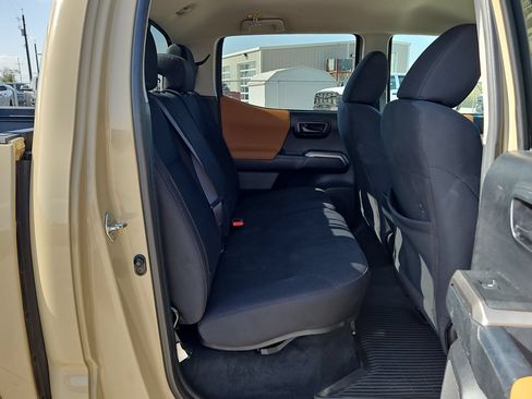 Used 2017 Toyota Tacoma SR5 w/ Tow Package AWD/4WD image 24
