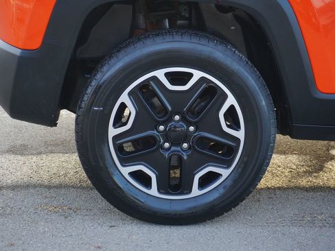 Used 2015 Jeep Renegade Trailhawk w/ Popular Equipment Group image 12