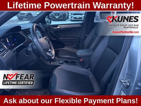 Used 2022 Volkswagen Tiguan SE R-Line image 12