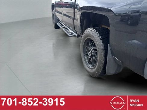 Used 2017 Chevrolet Silverado 1500 LTZ Z71 w/ Redline Edition AWD/4WD image 11