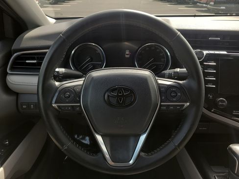 Certified 2020 Toyota Camry XLE FWD image 21