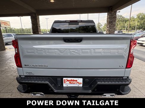 Used 2024 Chevrolet Silverado 1500 LT Trail Boss w/ LT Trail Boss Premium Package AWD/4WD image 7
