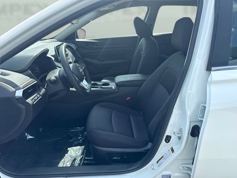 Used 2026 Nissan Altima 2.5 SV FWD image 5