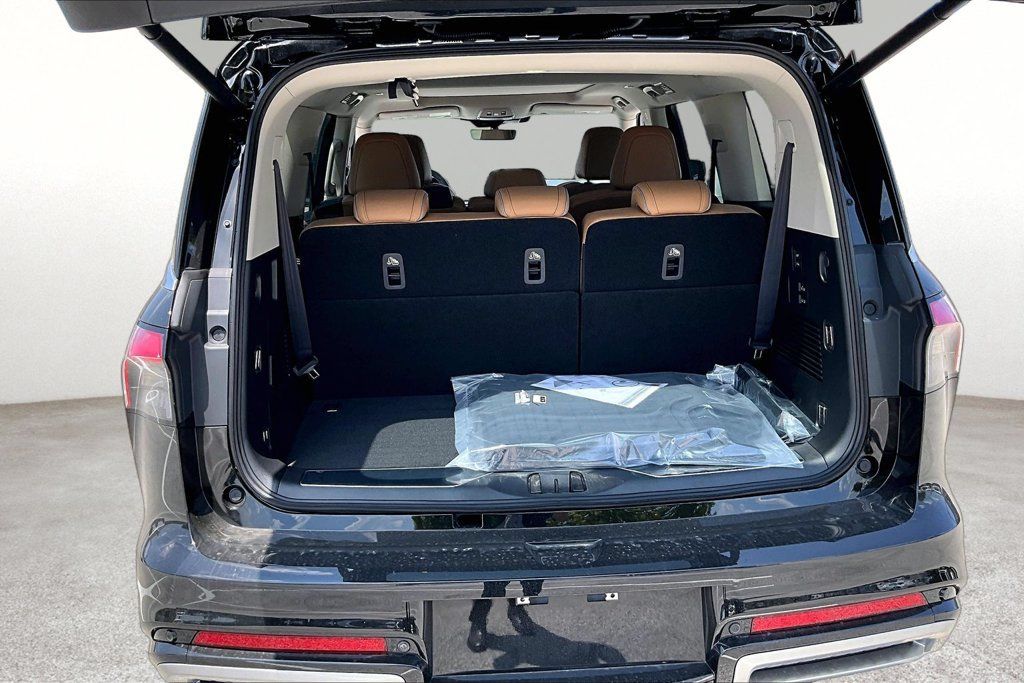 New 2027 INFINITI QX80 Luxe RWD image 33