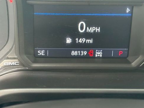 Used 2023 GMC Sierra 2500 SLE w/ SLE Value Package; image 4