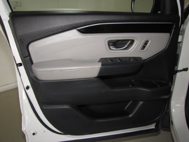 Certified 2024 Honda Pilot Touring image 33