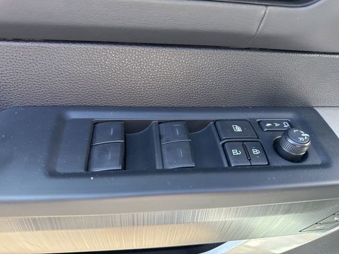 Used 2025 Toyota Tundra Platinum AWD/4WD image 29
