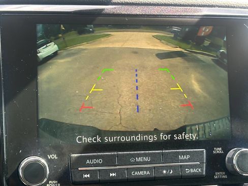 Used 2021 Nissan Titan SV w/ SV Convenience Package image 27