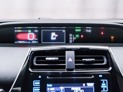 Used 2016 Toyota Prius Two image 16