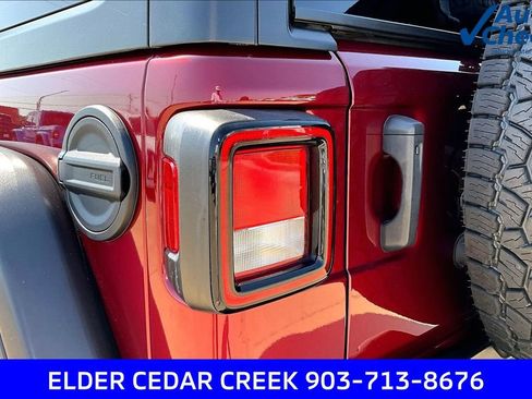 Used 2021 Jeep Wrangler Unlimited Rubicon AWD/4WD image 30
