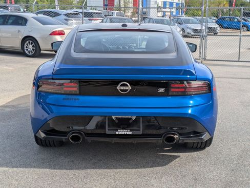 Certified 2024 Nissan Z Performance w/ Floor Mat Package RWD image 5