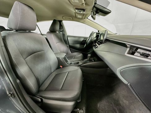 Used 2025 Toyota Corolla LE FWD image 28