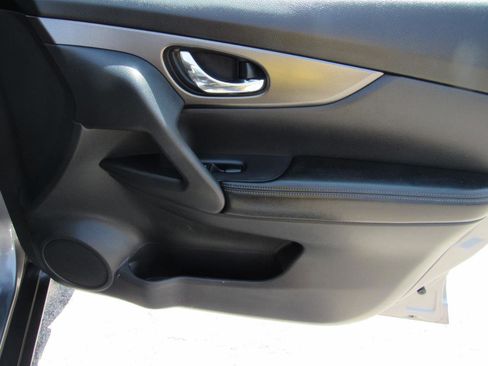 Used 2015 Nissan Rogue S AWD/4WD image 30
