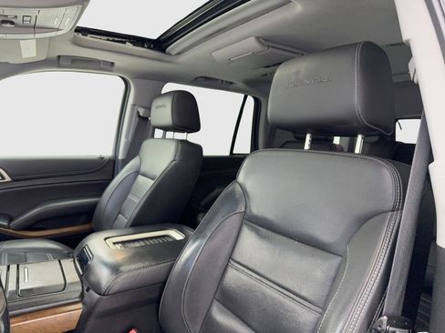 Used 2020 GMC Yukon Denali w/ Denali Premium Package RWD image 15