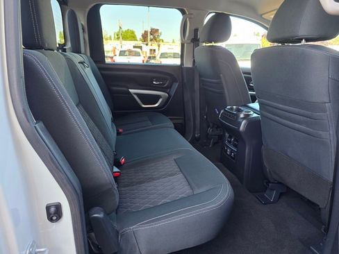 Used 2019 Nissan Titan SV w/ SV Convenience Package image 22