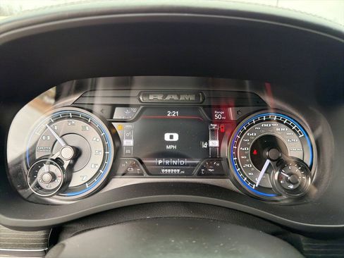 Used 2022 RAM 2500 Limited image 11