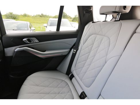 Used 2025 BMW X5 sDrive40i w/ M Sport Package RWD image 13