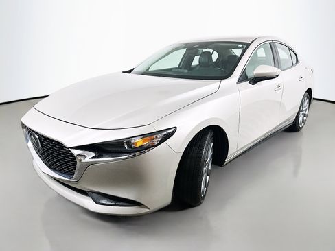 Used 2023 MAZDA MAZDA3 s FWD image 3