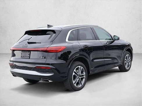 Certified 2025 Audi Q5 Premium w/ Convenience Package AWD/4WD image 5