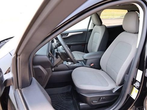 Certified 2022 Ford Escape SE w/ SE Sport Appearance Package FWD image 9