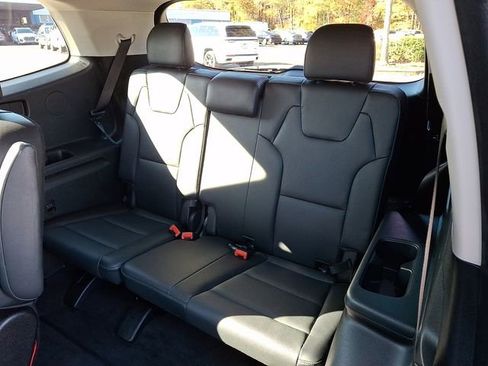 Used 2024 Kia Telluride EX w/ EX Captain's Chair Package image 14