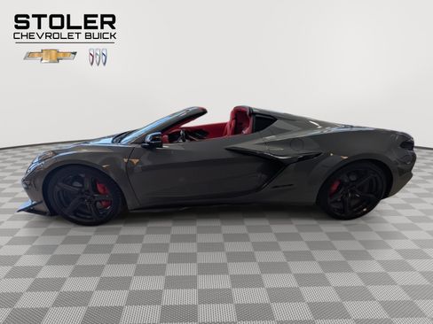 Used 2024 Chevrolet Corvette Z06 w/ Z07 Performance Package RWD image 2