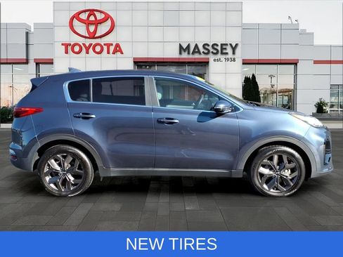 Used 2022 Kia Sportage LX w/ LX FWD Value Edition Package image 2