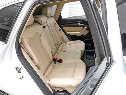 Used 2021 Audi Q5 Prestige w/ Prestige Package image 34