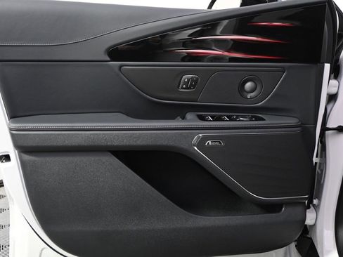 New 2026 Lincoln Nautilus Reserve image 22