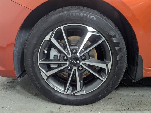 Used 2023 Kia Forte LXS w/ LXS Technology Package image 9