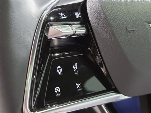 Certified 2025 Cadillac Optiq Luxury 2 image 22