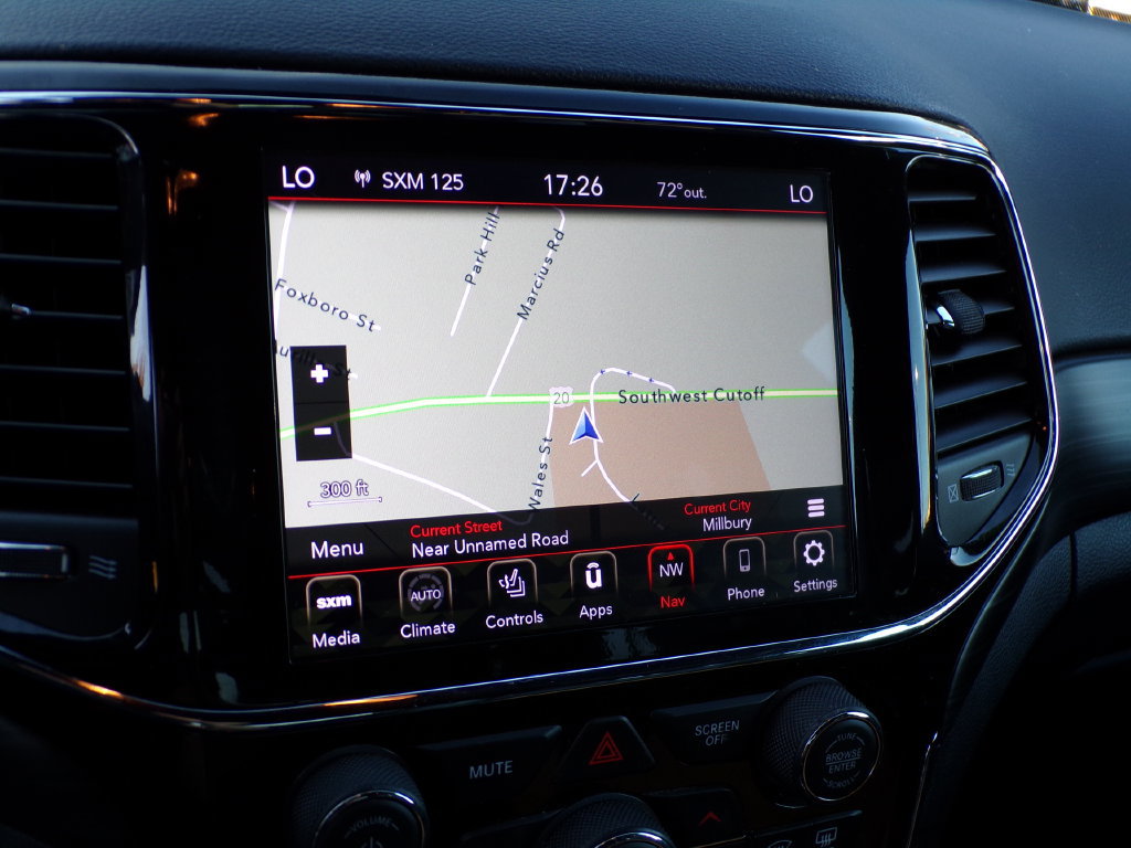 Used 2021 Jeep Grand Cherokee Laredo X AWD/4WD image 19