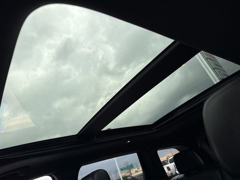 Used 2017 Jeep Grand Cherokee Limited w/ Luxury Group II AWD/4WD image 25