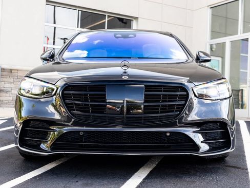 Used 2021 Mercedes-Benz S 580 4MATIC Sedan w/ AMG Line image 5