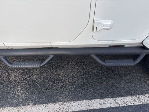 Used 2018 Jeep Wrangler Unlimited Rubicon AWD/4WD image 5