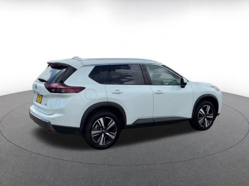 Used 2026 Nissan Rogue SL FWD image 12