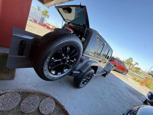 Used 2022 Jeep Wrangler Unlimited Sahara w/ Cold Weather Group AWD/4WD image 69