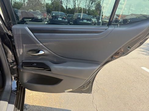 Used 2025 Lexus ES 300h F Sport w/ Accessory Package (Z1) image 23