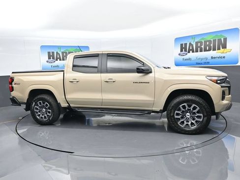 Used 2024 Chevrolet Colorado Z71 w/ Z71 Convenience Package 2 AWD/4WD image 7