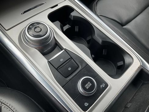 Used 2023 Ford Explorer XLT w/ Equipment Group 202A AWD/4WD image 12
