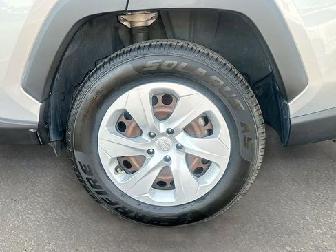 Used 2019 Toyota RAV4 LE FWD image 24