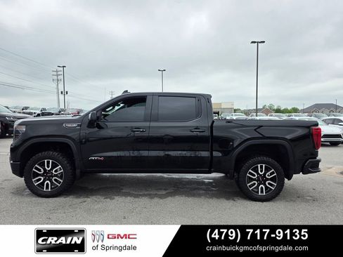 Used 2024 GMC Sierra 1500 AT4 w/ Technology Package AWD/4WD image 4
