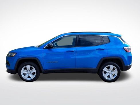 Used 2022 Jeep Compass Latitude AWD/4WD image 2