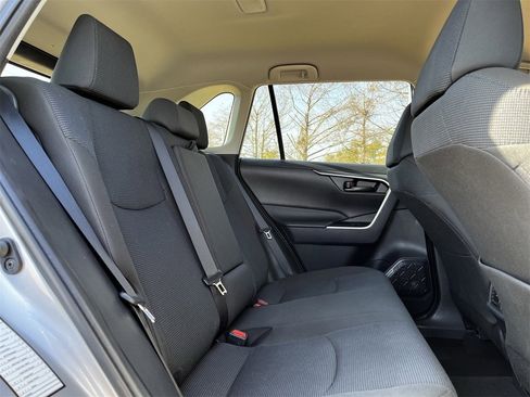 Used 2025 Toyota RAV4 LE image 27