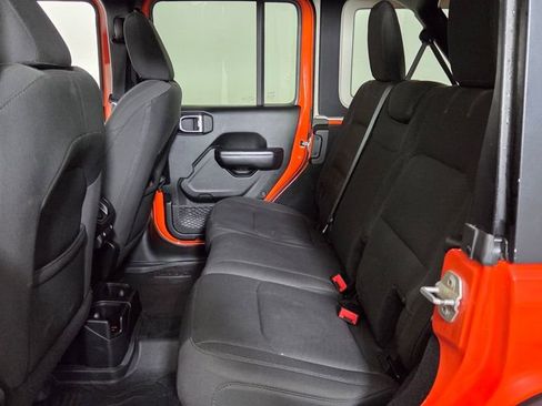 Used 2018 Jeep Wrangler Unlimited Sport S image 30