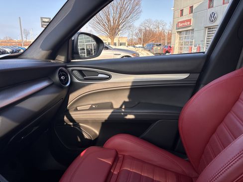 Certified 2024 Alfa Romeo Stelvio Veloce image 26