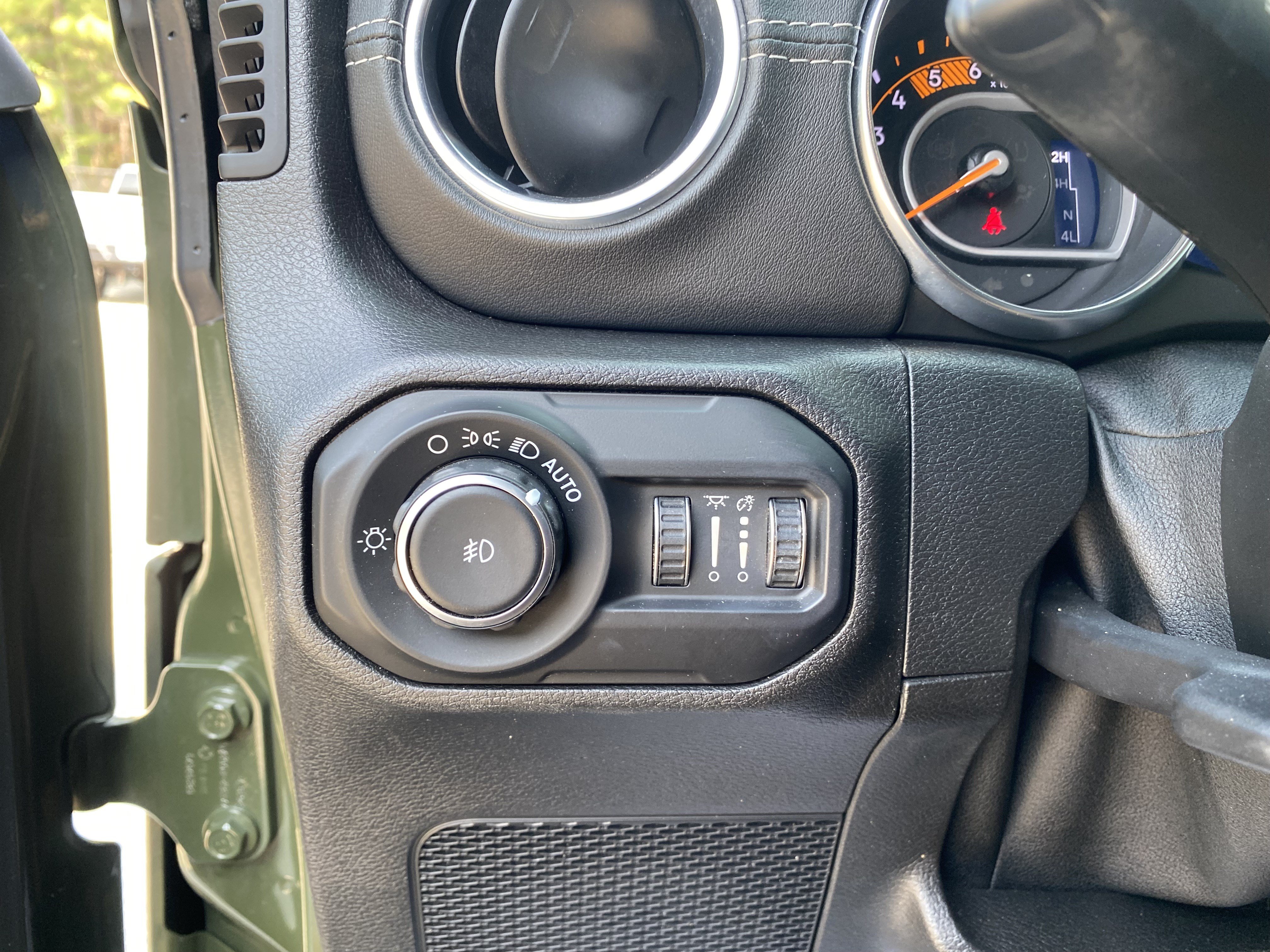 Used 2021 Jeep Wrangler Unlimited Sahara AWD/4WD image 17